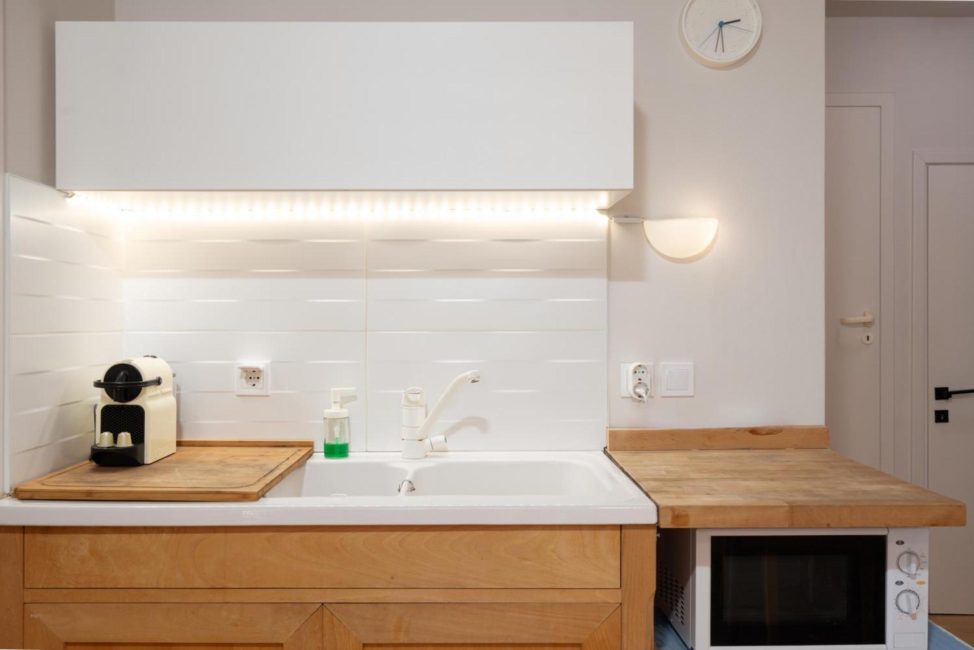 Bright, Cosy Studio Close To Glyfada Beach & Center アテネ エクステリア 写真